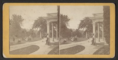 ニューヨーク州オナイダ集落のEast LawnとPortico、1870年頃（モノクロ写真 作： American Photographer