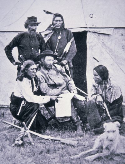 ジョージ・A・カスター将軍（1839-76）と1873年のイエローストーン遠征時のインディアンの偵察隊 作： American Photographer