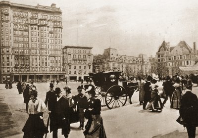 プラザホテルの前、ニューヨーク市、1896 作： American Photographer