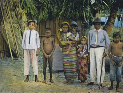 インド家族、カルティ島、サンブラス、パナマ共和国 作： American Photographer