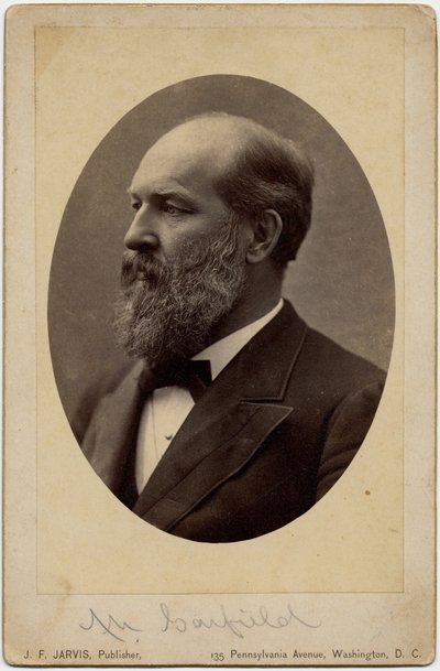 ジェームズアブラムガーフィールド（1831-81）、アメリカ合衆国第20代大統領、写真JFジャービス、ワシントンDC（アルブメン写真） 作： American Photographer