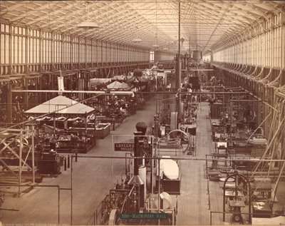 Machinery Hall、South Avenue、Philadelphia Centennial International Exhibition、1876（silver albumen print） 作： American Photographer
