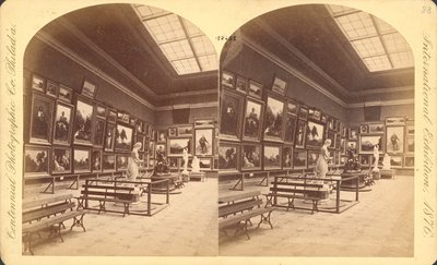 メモリアル・ホール、アメリカ部門、1876年100周年記念国際博覧会、フィラデルフィア（ステレオスコピック・プリント） 作： アメリカの写真家