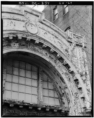 Mount Vernon Theatre, 918 Ninth Street Northwest, Washington, District of Columbia, DC, 30th November 1969 (b/w photo) 作： American Photographer
