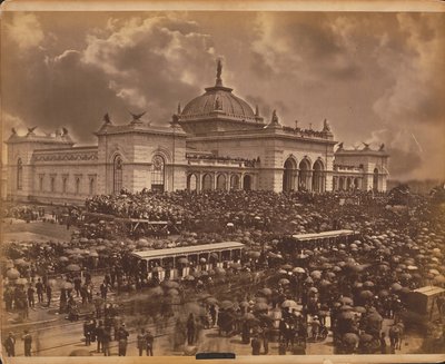 開会の日、「The Orators」、1876年のセンテニアル国際展、フィラデルフィア 作： American Photographer