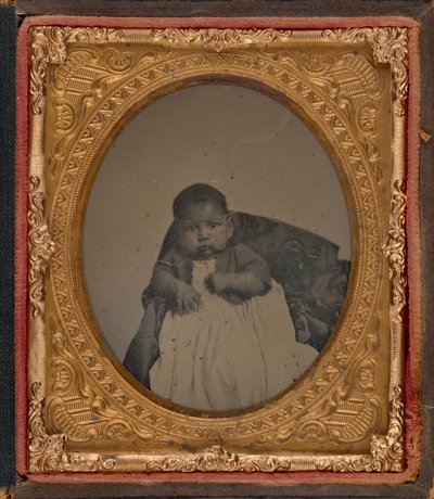 赤ちゃんの肖像,c.1860年（写真） 作： アメリカの写真家