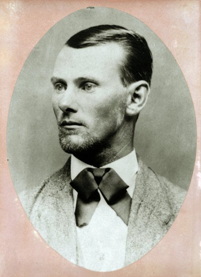 犯罪者ジェシー・ジェームズ（1847-1882）の死の直前の肖像。写真 1882年 作： American Photographer
