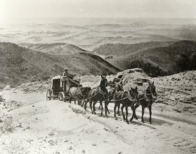 サンマルコス峠を越える駅馬車（カリフォルニア州 作： American Photographer