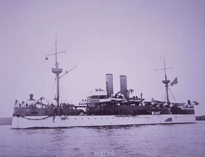 USSメイン号（後にハバナ港で沈没 作： American Photographer