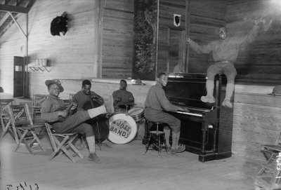 米陸軍ジャズバンド、1914-18 作： American Photographer