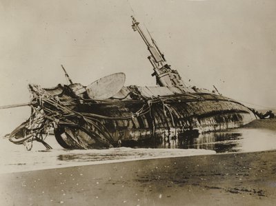 難破した米国のh3潜水艦、1917年 作： American Photographer