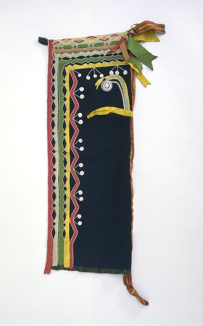 Hood, Chippewa, 1840年頃（ウール、グラスビーズ、シルクリボン 作： American School