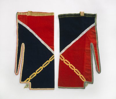 レギンス、チペワ、1840年頃（ウール生地、ガラスビーズ、シルクリボン、バスト繊維のストラップと糸 作： American School