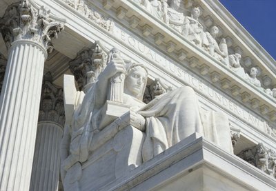 1935年に建てられた最高裁判所 作： American School