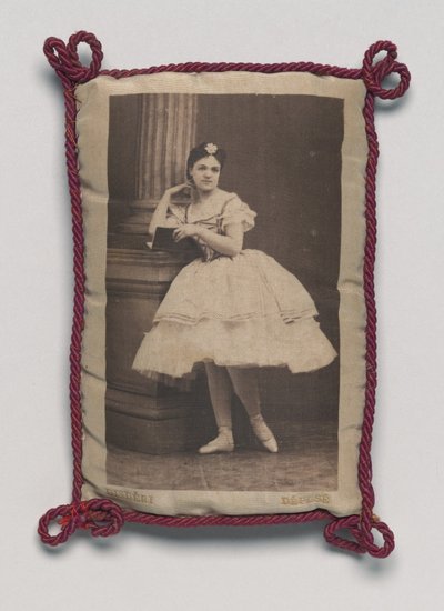 バレエダンサー 作： Andre Adolphe Eugene Disderi