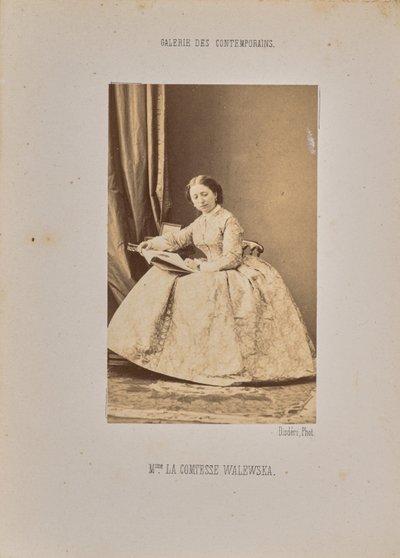 ワレフスカ伯爵夫人 作： Andre Adolphe Eugene Disderi