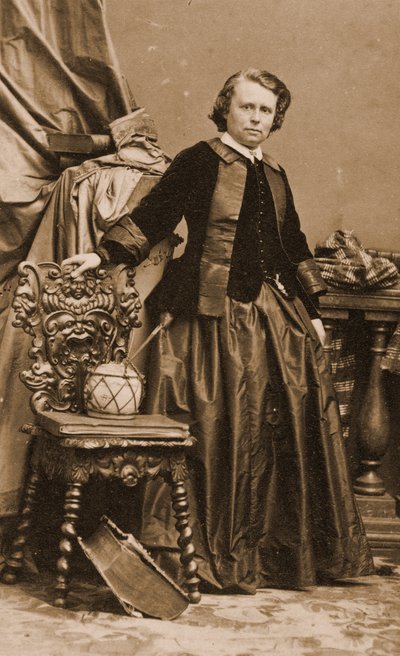 ロサ・ボヌールの肖像（1861年頃）（写真 作： Andre Adolphe Eugene Disderi