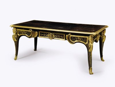 ルイ14世のオルモルに取り付けられた茶色のべっ甲局のプラット、1710年頃（オルモル、真ちゅうの象眼細工、べっ甲、革）（360582も参照） 作： Andre Charles (attr. to) Boulle