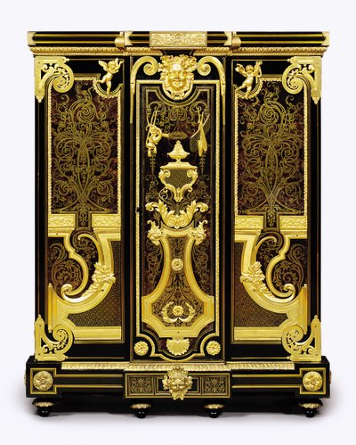 ルイ14世のオルモルに取り付けられた小柄な戸棚、1700-10 作： Andre Charles Boulle