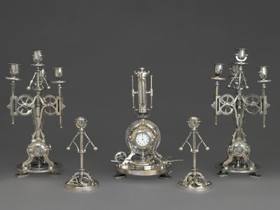 ファイブピース・クロック・ガーニチュール 1880年頃（シルバーブロンズ、ガラス、紙 作： Andre Romain Guilmet
