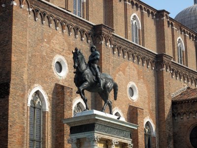 アンドレア・デル・ヴェロッキオによるコンドッティエーレ・コッレオーニの騎馬像 作： Andrea del Verrocchio