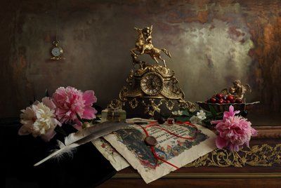 『黄金の時計と牡丹の静物画』 作： Andrey Morozov