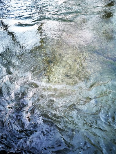 澄んだ水の流れ 作： 