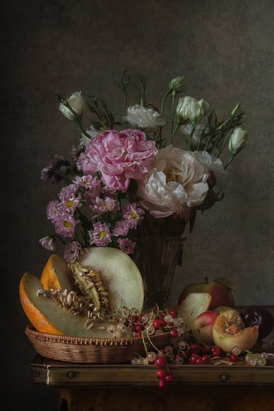 定番の花と果物 作： Anna Petina