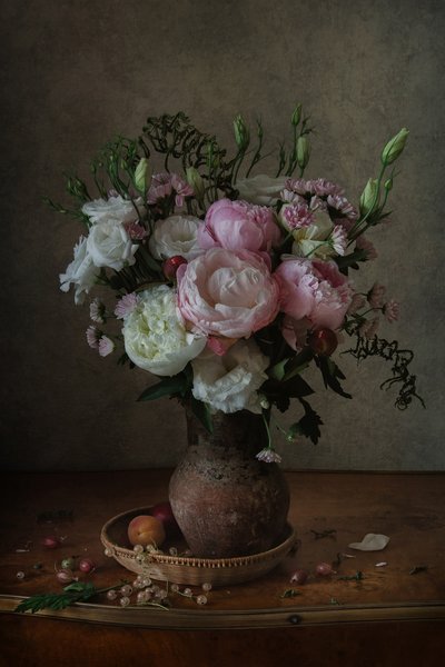 素朴な花の静物画 作： Anna Petina