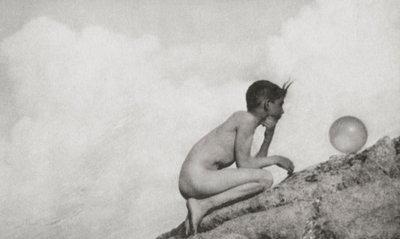 ワンダフルグローブ（グラビア） 作： Anne W. Brigman