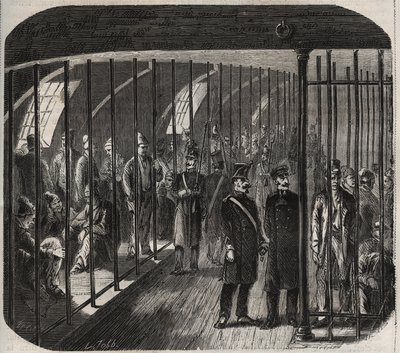 1851年12月8日の政令に基づき、トゥーロンからカイエン（ガイアナ）への護送中に船内に到着した軍人たち。ピエール・ザッコーネ（1817-1895）の「Histoire des bagnes depuis leur création à nos jours」（1877年）に掲載されている版画（コロニア・ペナーレ-ペナル・コー 作： Anonymous Anonymous