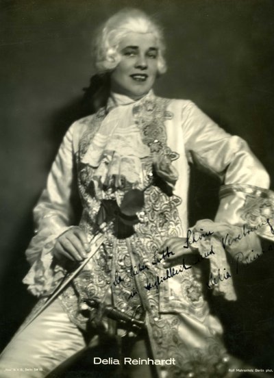 ヴォルフガング・アマデウス・モーツァルト作曲「フィガロの結婚」におけるデリア・ラインハルト（1892-1974）、アノニマス 作： Anonymous Anonymous