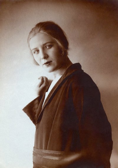 イザベラ・ダニロヴナ・ユリエヴァ（1899-2000）、アノニマス 作： Anonymous Anonymous