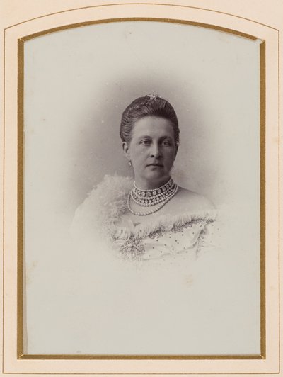 Olga Constantinovna de Russie, reine des Hellenes - ロシア大公妃オルガ・コンスタンティノヴナ（1851-1926）の肖像、匿名 .アルブミン写真。プライベートコレクション 作： Anonymous Anonymous