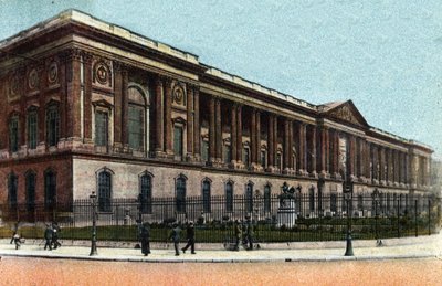 パリ：クロード・ペロー(1613-1688)が建設したルーヴル美術館の柱廊の外観。パリ市の「芸術アルバム」に掲載されている1920年の写真。個人蔵。 作： Anonymous Anonymous