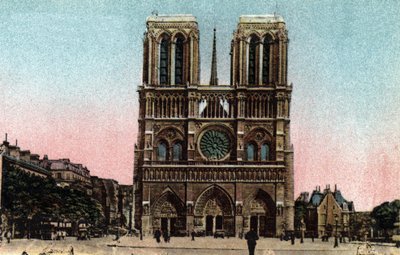 パリ：カテドラル・ノートルダム(Notre-Dame)のファサードの様子。ゴシック建築。パリ市の「芸術アルバム」に掲載されている1920年の写真。個人蔵。 作： Anonymous Anonymous
