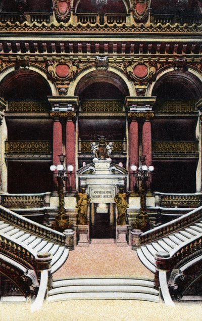 パリ：オペラガルニエの大階段の風景。パリ市の「芸術アルバム」に掲載されている1920年の写真。個人蔵。 作： Anonymous Anonymous