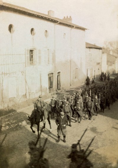 第一次世界大戦初期の歩兵中尉の個人アルバムからの写真（1st, Iere 作： Anonymous Anonymous