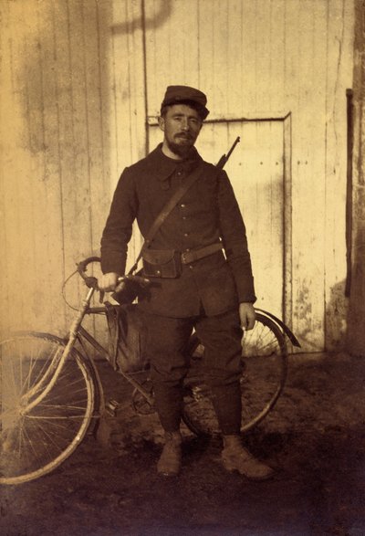 第一次世界大戦初期の歩兵中尉の個人アルバムからの写真（1st, Iere 作： Anonymous Anonymous