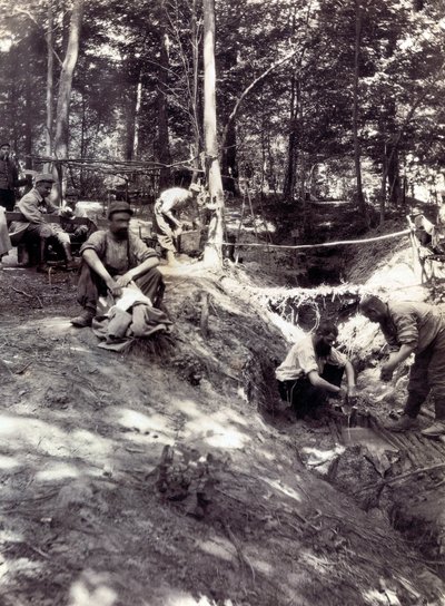 第一次世界大戦初期の歩兵中尉の個人アルバムからの写真（1st, Iere 作： Anonymous Anonymous