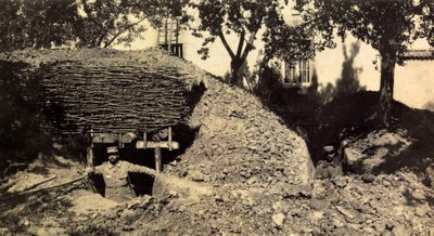 第一次世界大戦初期の歩兵中尉の個人アルバムからの写真（1st, Iere 作： Anonymous Anonymous
