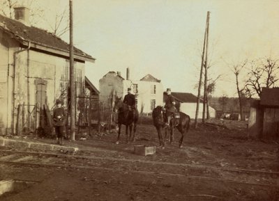 第一次世界大戦初期の歩兵中尉の個人アルバムからの写真（1st, Iere 作： Anonymous Anonymous