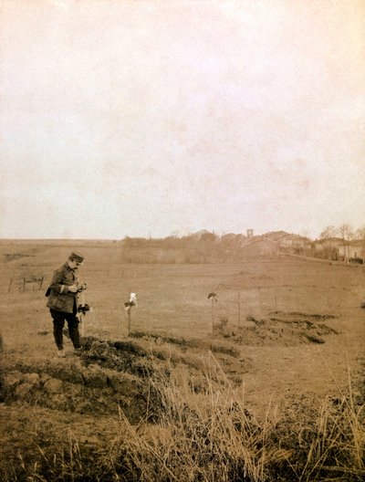 第一次世界大戦初期の歩兵中尉の個人アルバムからの写真（1st, Iere 作： Anonymous Anonymous