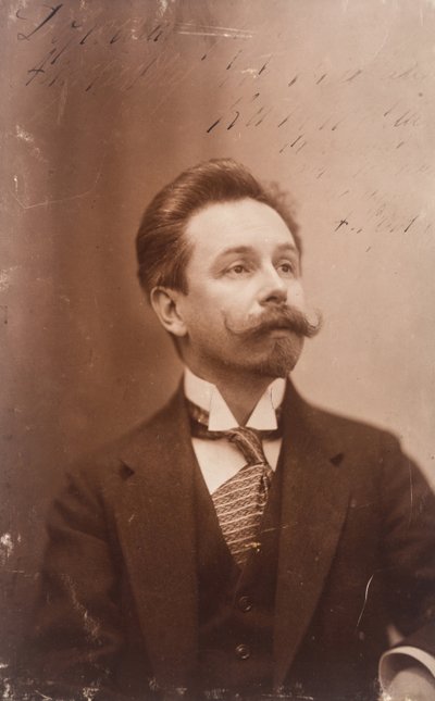 ロシアのピアニスト・作曲家であるアレクサンドル・スクリャービン（スクリャービンまたはスクリャービン）（1871-1915）の肖像 - 作曲家であるアレクサンドル・スクリャービン（1872-1915）の肖像 - 匿名。写真プライベートコレクション 作： Anonymous Anonymous
