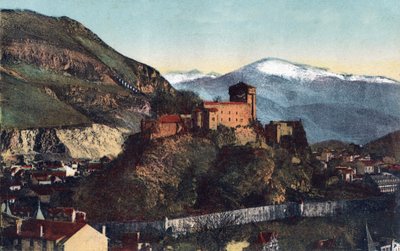 1900年頃のLourdes - Hautes Pyrenees (65)の城とピレネー山脈の鎖。 作： Anonymous Anonymous
