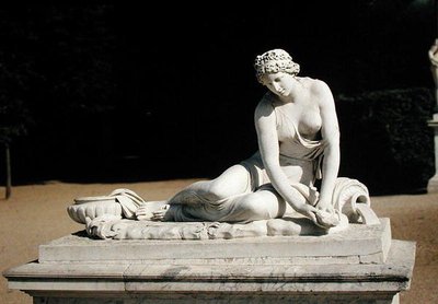 ラパルテールドラトーネの貝殻のあるニンフ 作： Antoine Coysevox