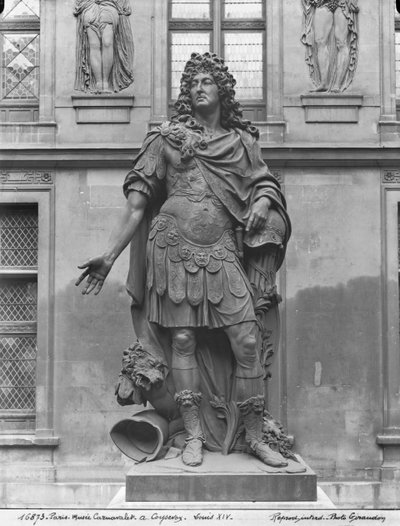 ルイ14世の像（1638〜1715年）、ホテルカルナヴァレのクールドヌール、1687〜89年（ブロンズ） 作： Antoine Coysevox