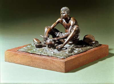 料理用の鍋を持った男性の坐像（ブロンズ、オーク材ベース 作： Anton van Wouw