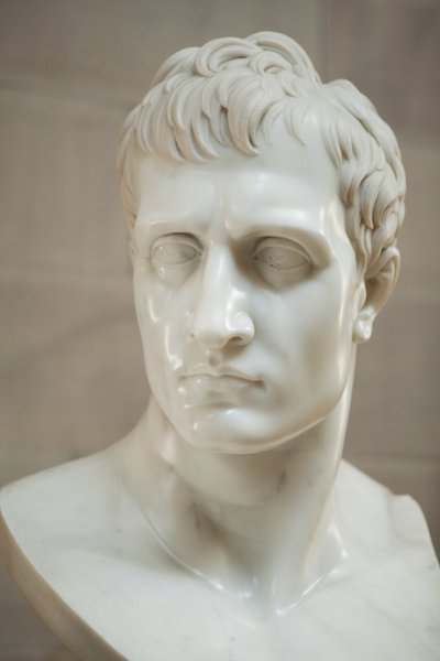 ナポレオン・ボナパルト（大理石 作： Antonio Canova