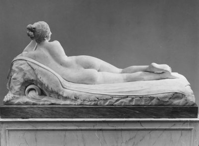リクライニング・ナイアード 作： Antonio Canova